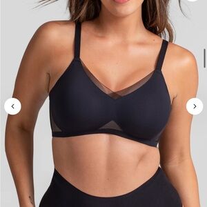 Honeylove women’s crossover bra in black size 1x wireless